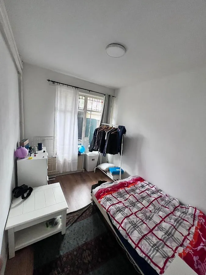Cosy Double Bed Apartment The Hague Homestay
